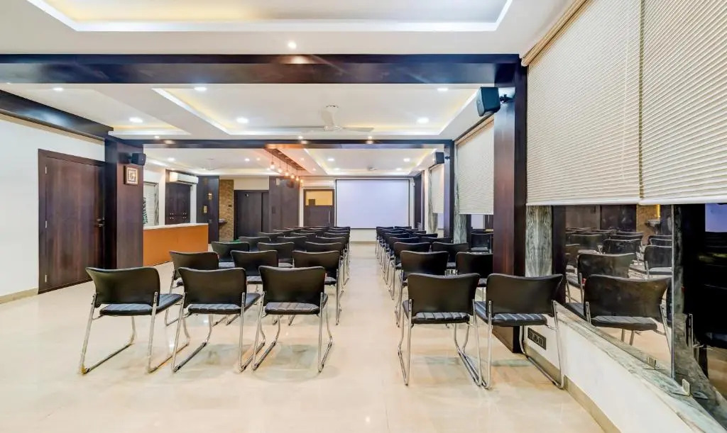 Itsy Hotels Neeranand Plaza, Bhawanipur