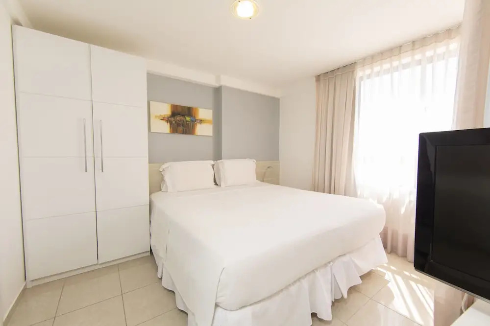 Flat Espaçoso para Casal em Areia Preta