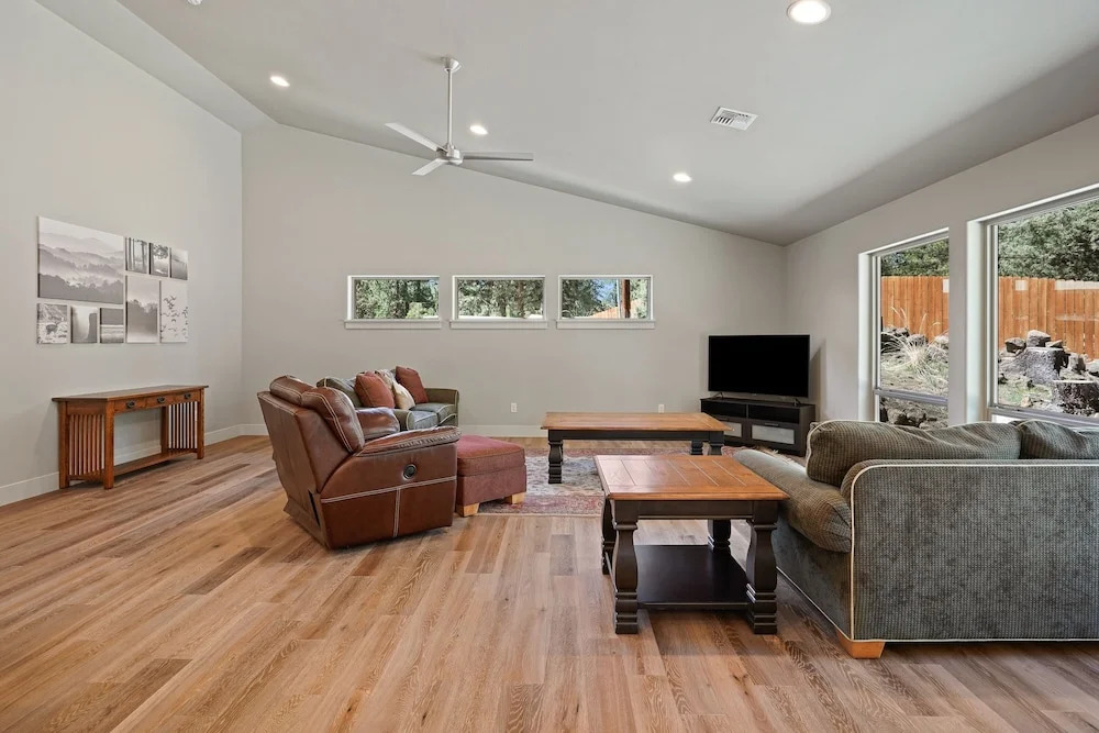Manzanita 3 Bedroom Home by RedAwning