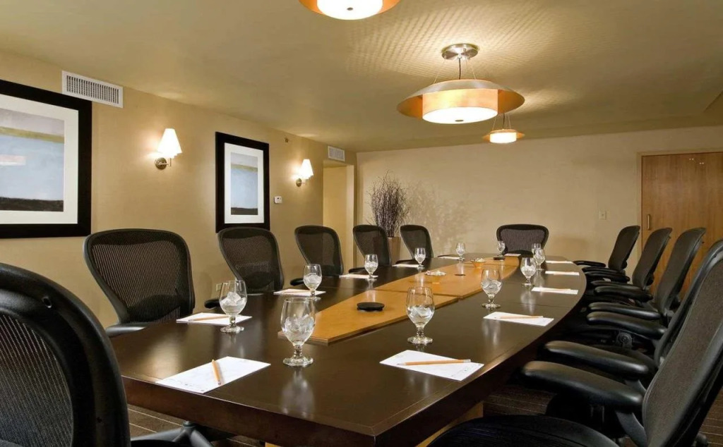 DoubleTree by Hilton Chicago - Arlington Heights