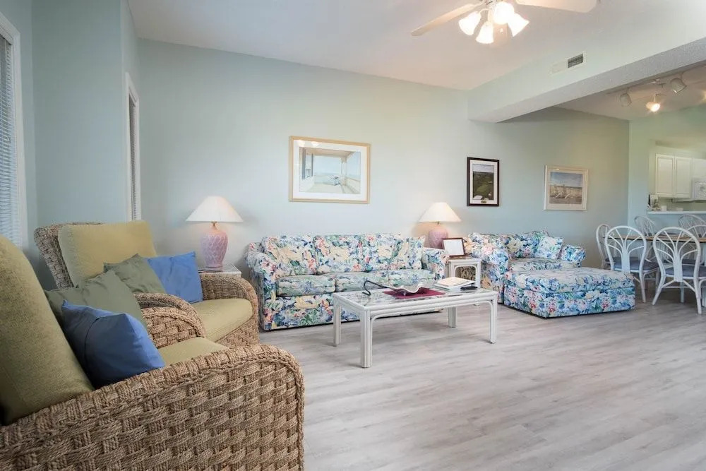 Spinnaker House 54120 by RedAwning