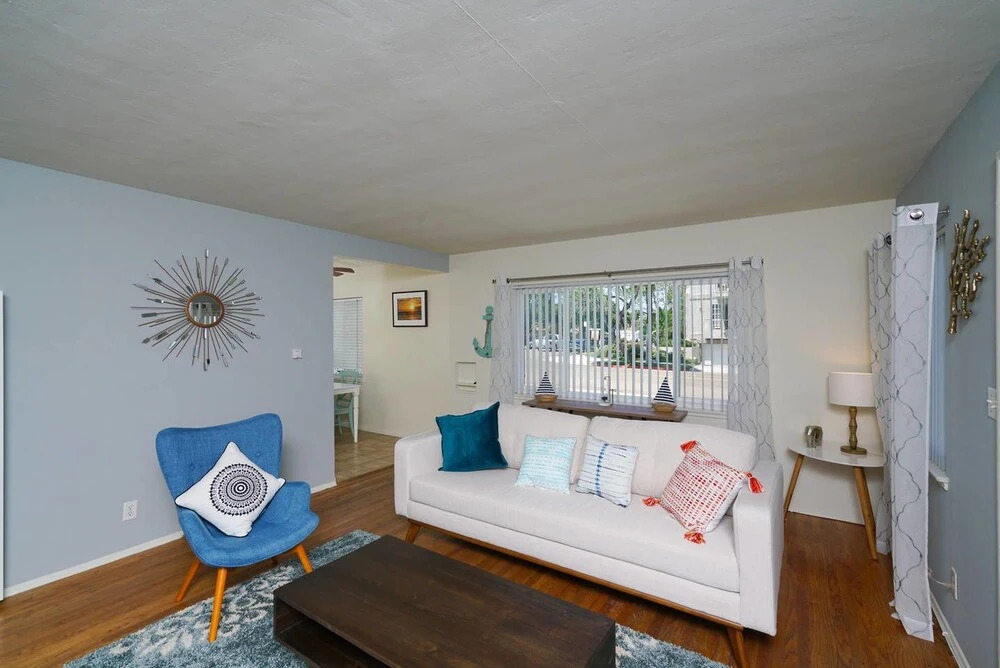 Incredible 3br/ 3BA Apt in Pacific Beach by Domio