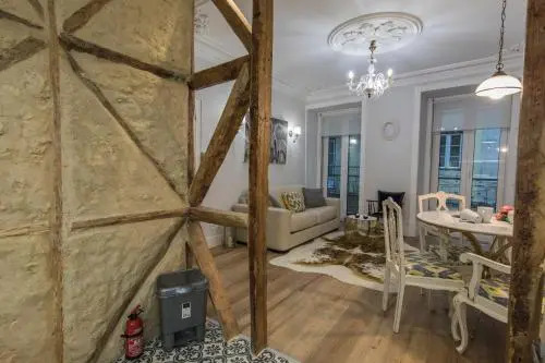 Lovelystay - Vintage Flat Near Santa Justa Elevator!
