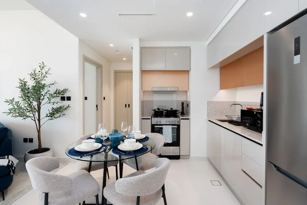 Serene 1BR w Private Palm View Balcony