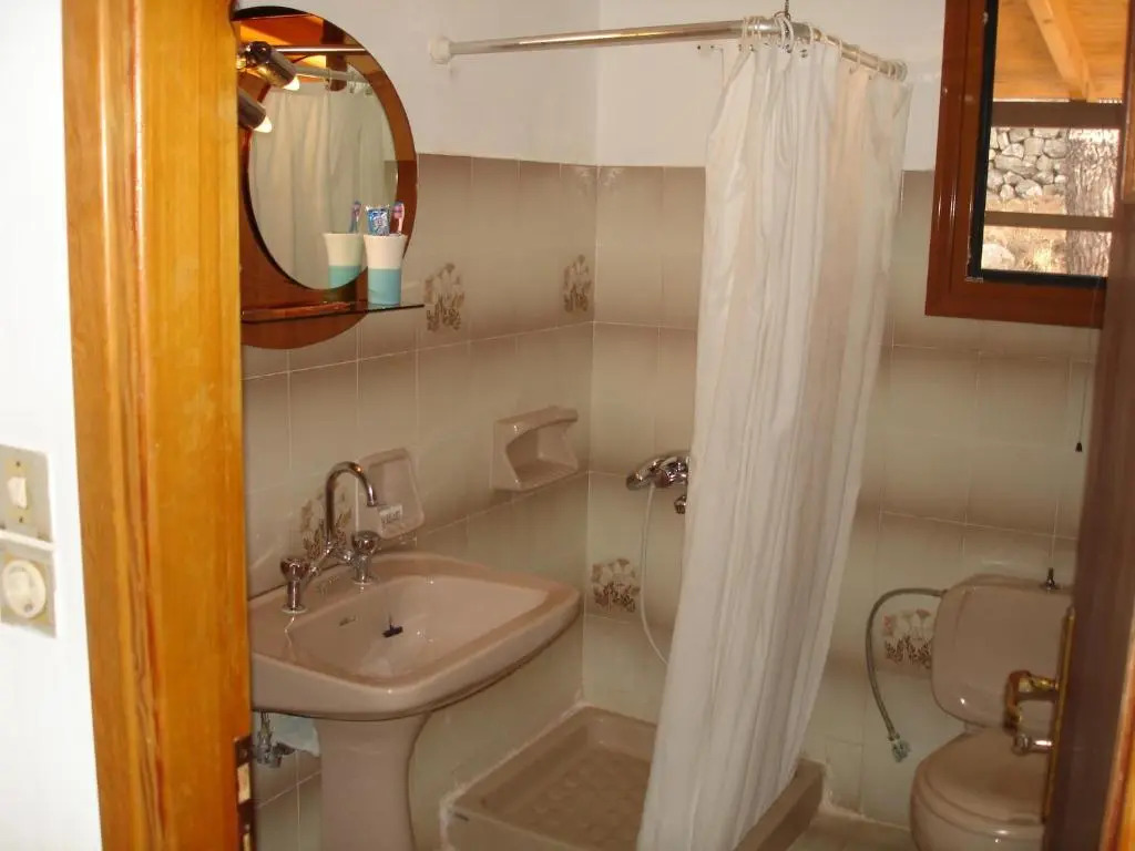 Paschos Rooms