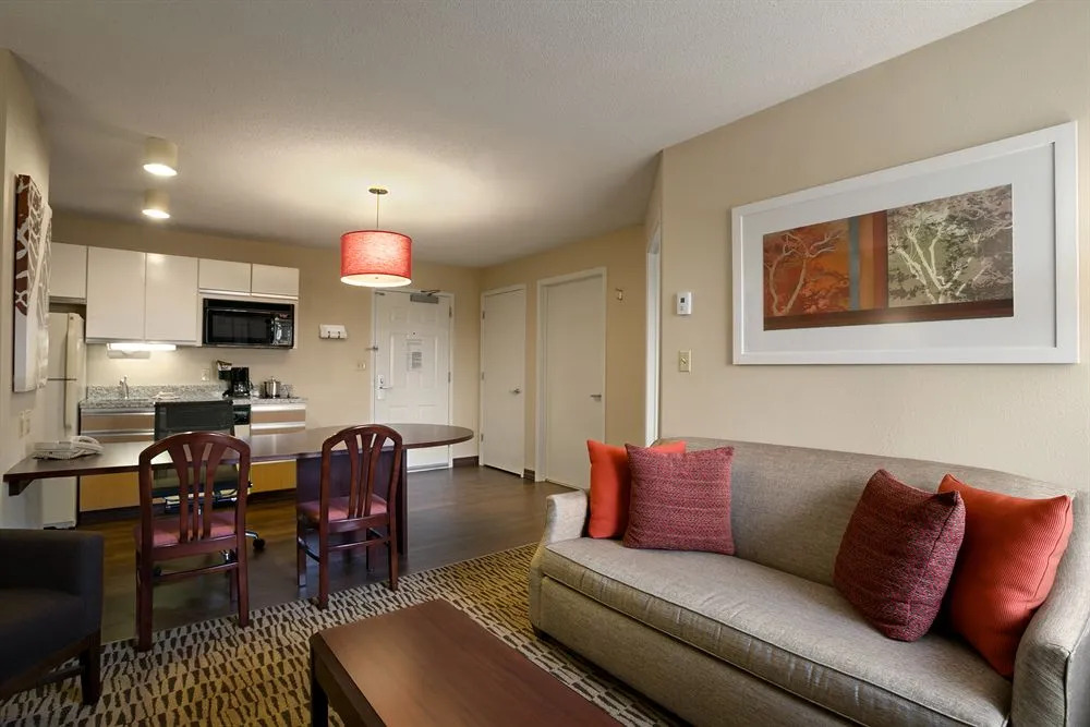 Hawthorn Suites by Wyndham Greensboro