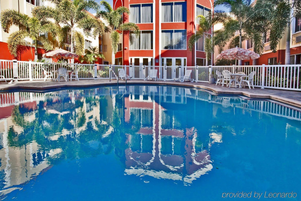 Holiday Inn Express Hotel & Suites Bradenton West by IHG