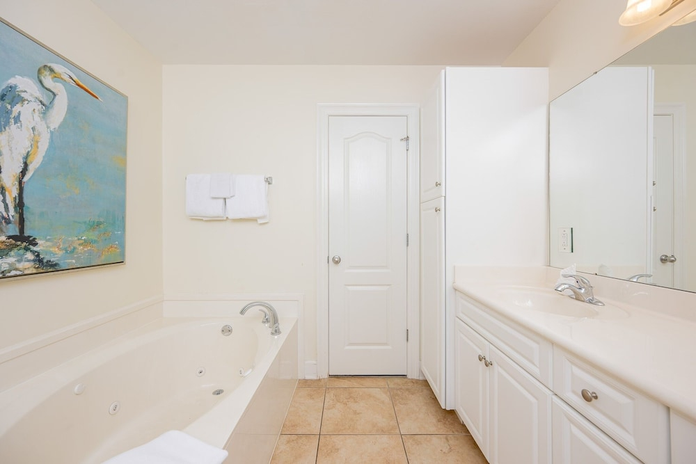The Oasis 1802 Formerly Phoenix West Ii 1802 3 Bedroom Condo
