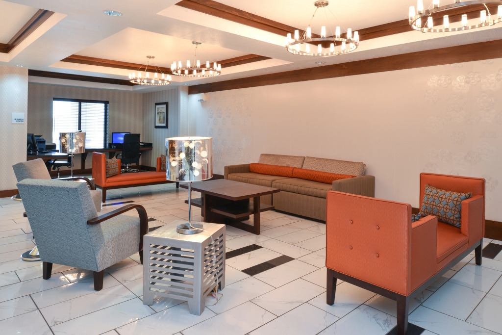 Holiday Inn Express & Suites Greenfield by IHG