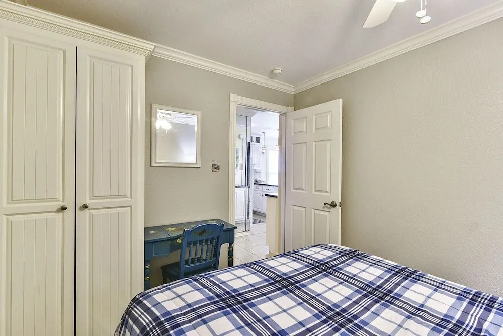 Seascape 2114 - 2 Br Condo