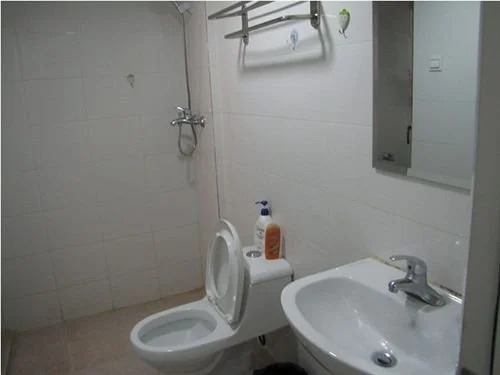 She & He Apartment(Luohu Zunyu)