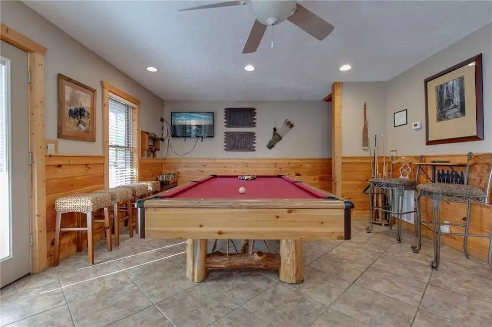 Arrowhead Lodge, 3 Bedrooms, Pool Access, Pet Friendly, WiFi, Sleeps 10