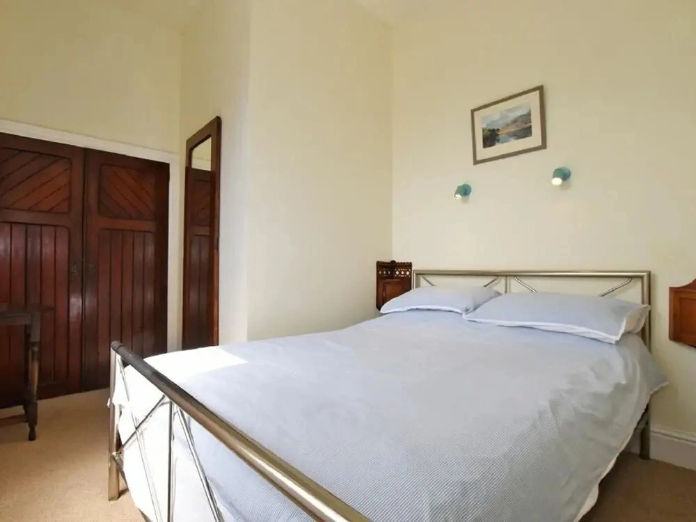 Riverbank Cottage