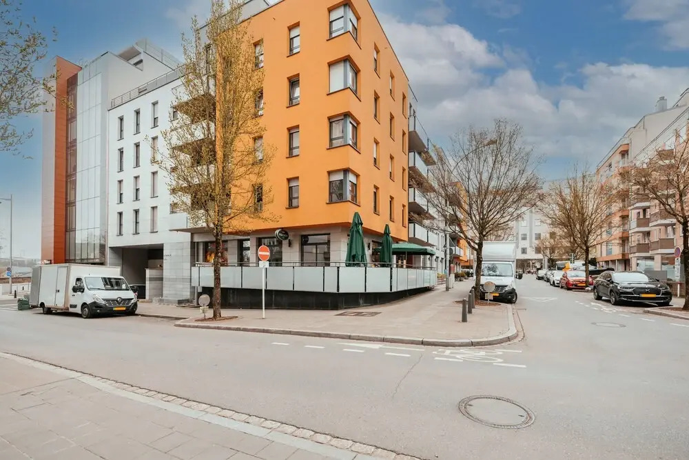 City's Best View, Spacious 2BR Apartment W Balcony