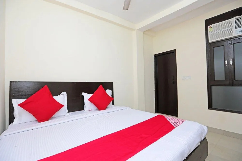 Gulshan Deluxe by OYO Rooms