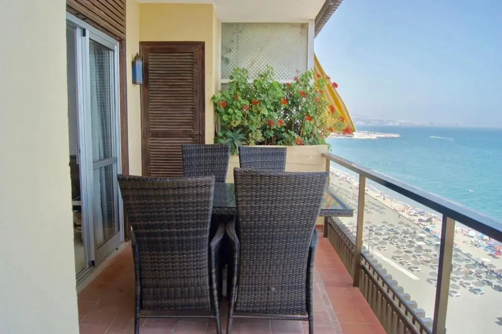 Fuengirola Promenade 3br Apartment by Rafleys