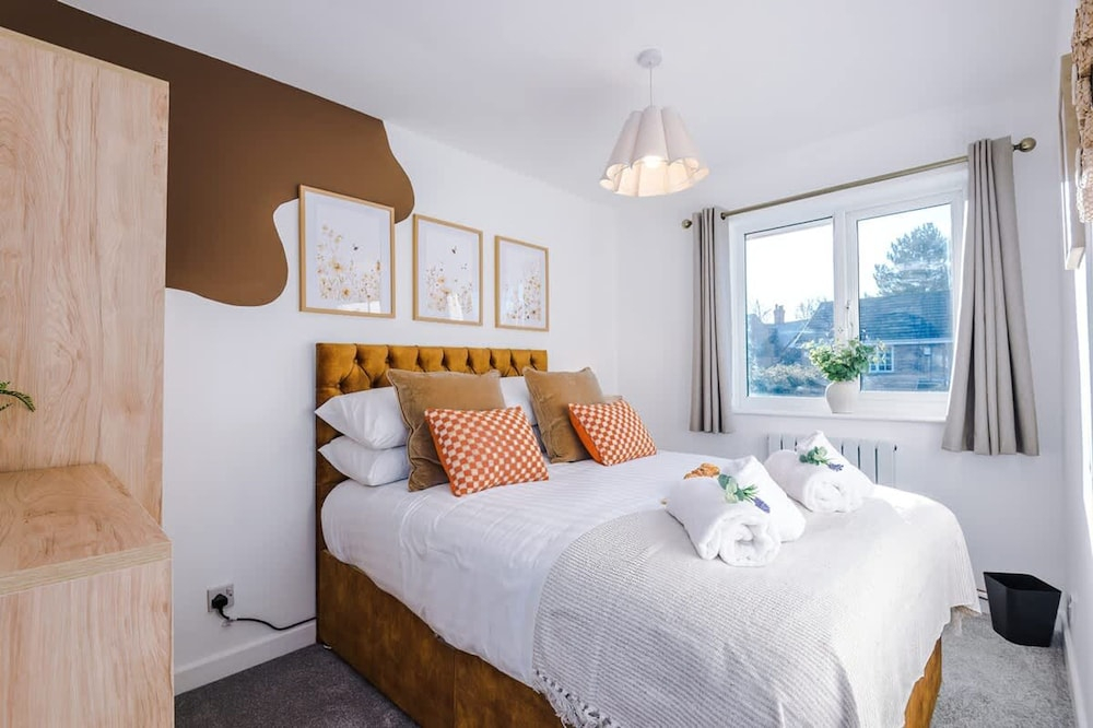 Gorgeous Home in Chester Sleeps 6 With Parking