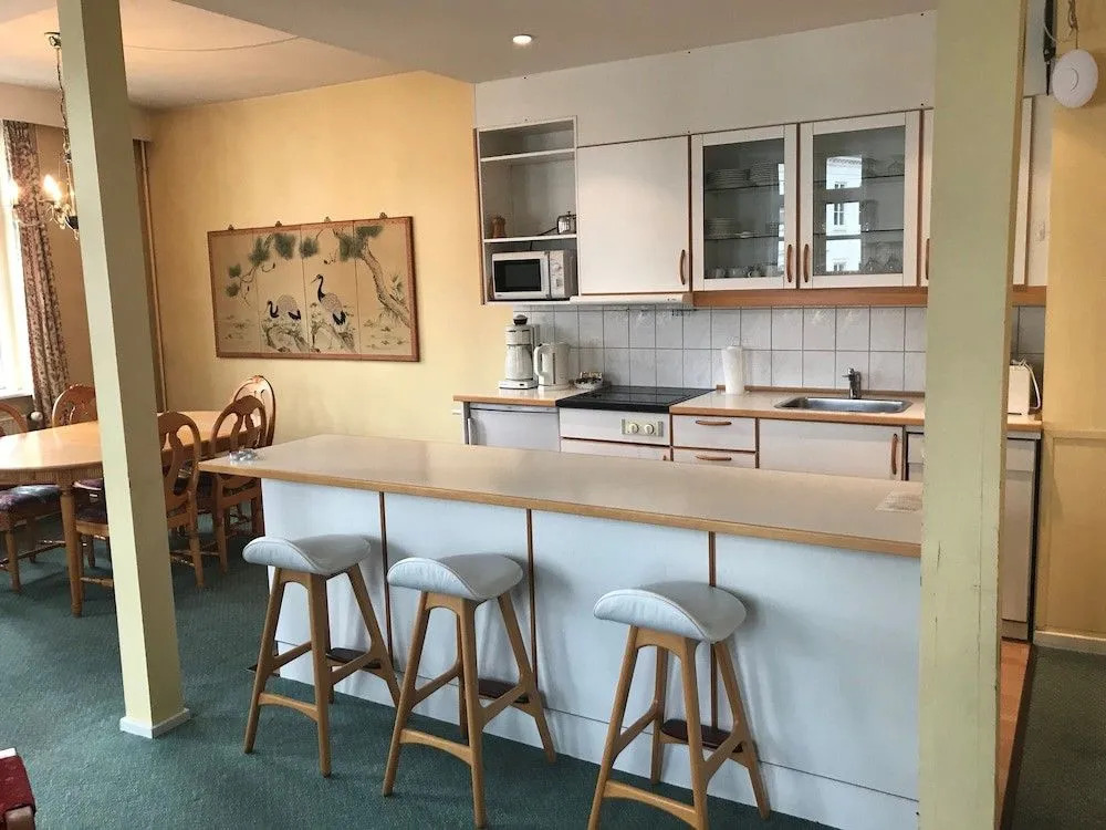 City Hotel Apartments