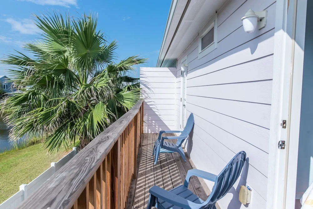 Fancy Flamingo 4 Bedroom Townhouse