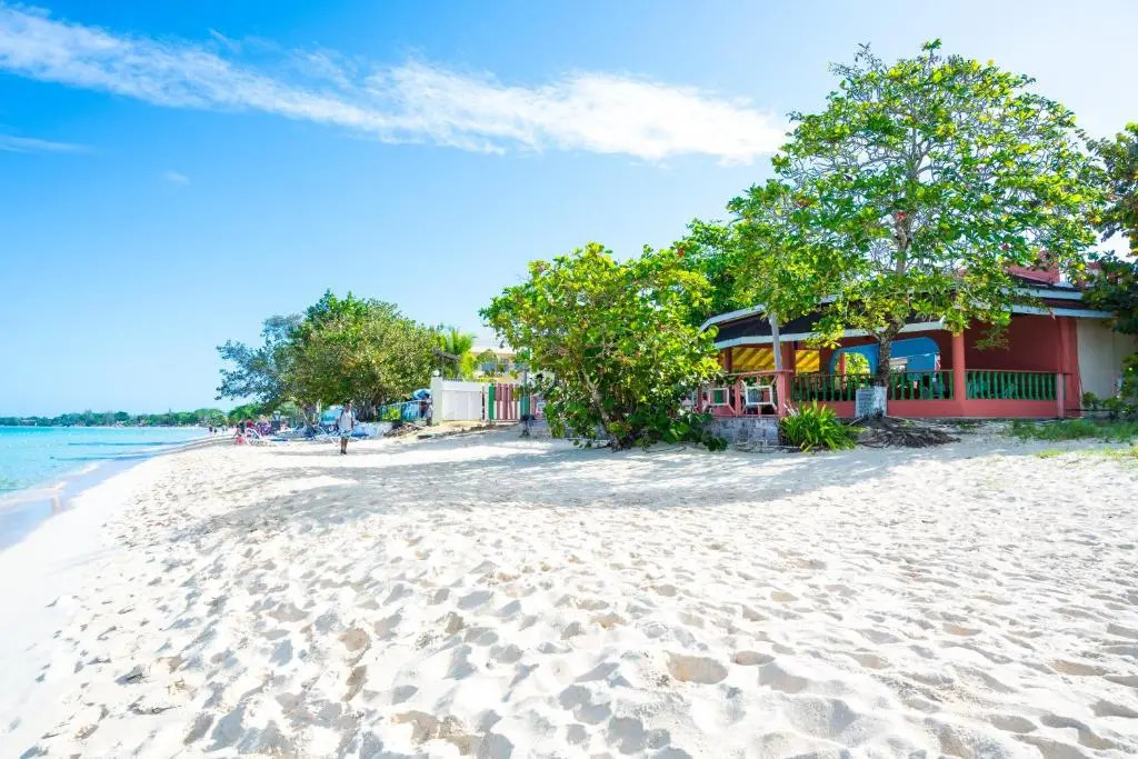 Beach House Villas Negril