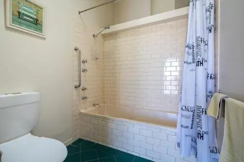 Foreshore Apartment 104