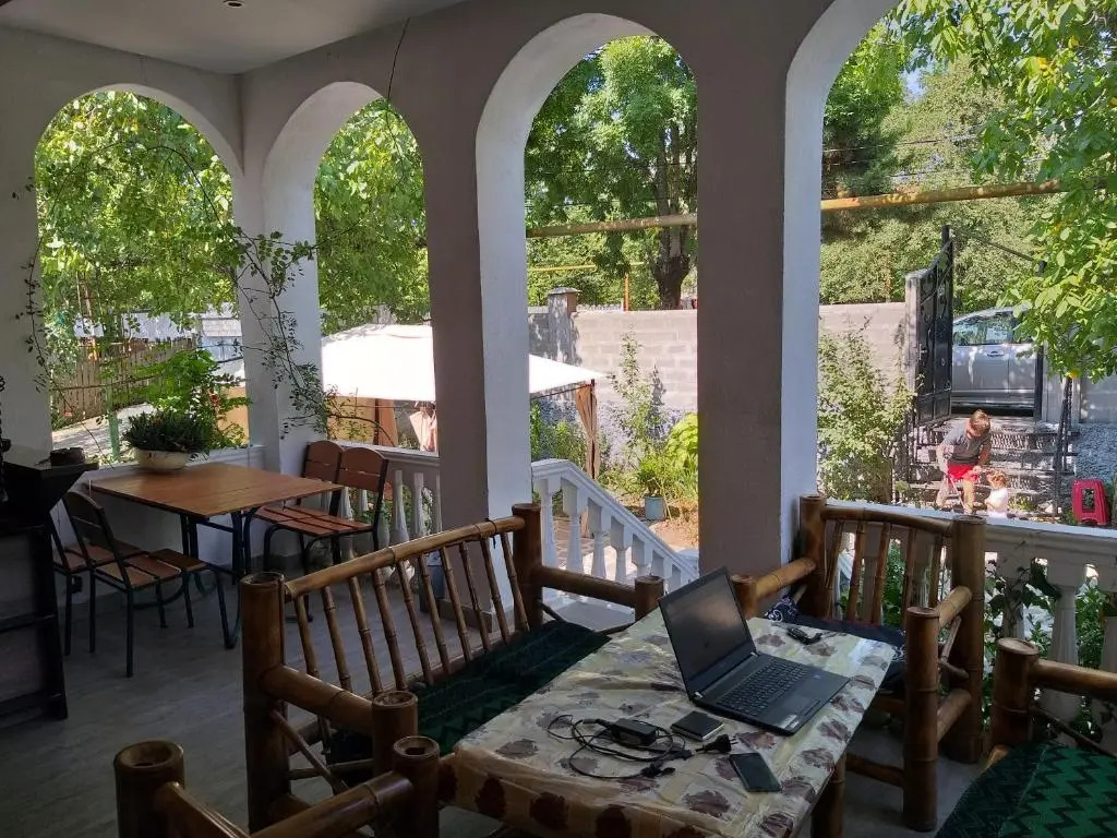 Surami White Guesthouse