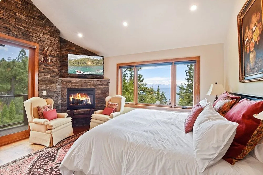 Luxury Mountain Retreat | Lake Views, Deck + BBQ | Pool Table & Chef’s Kitchen