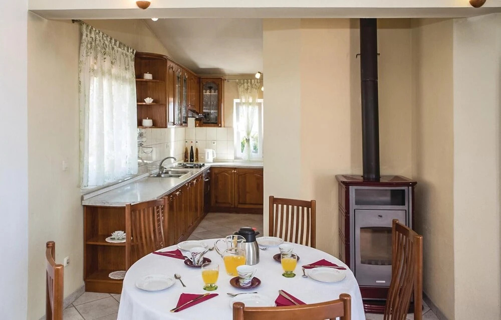 Nice Home in Kastel Sucurac With Wifi and 3 Bedrooms