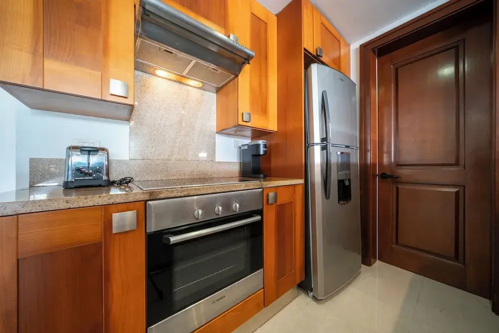Luxury 1 BR Condo with Pool - Kaan 304
