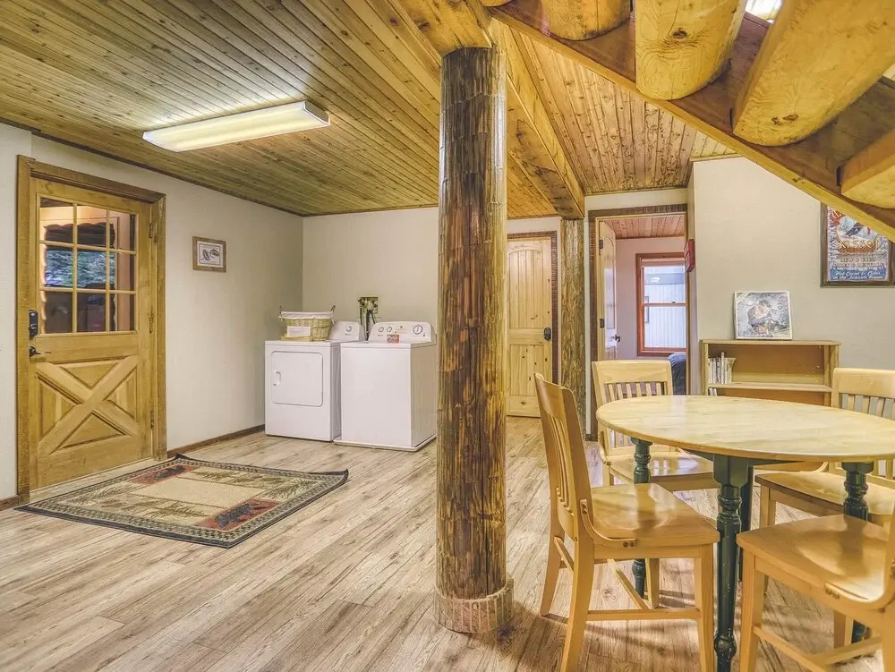 Cedarwood Lodge
