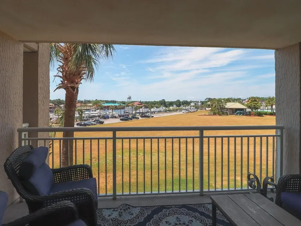 Yacht Club Villas #1-201