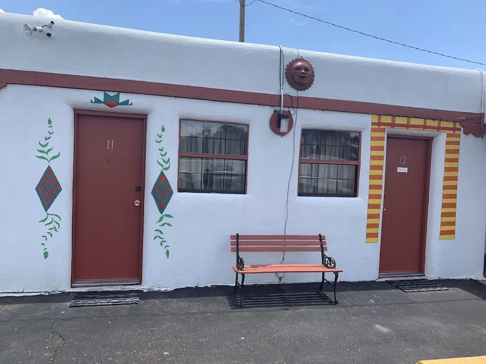 Cottonwood Court Motel