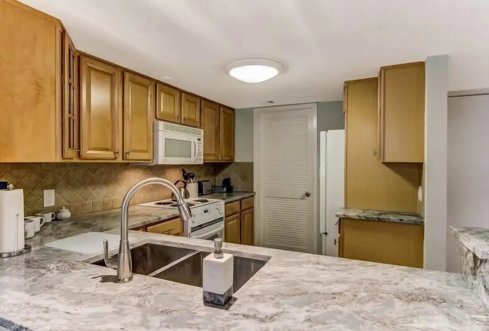 2065 Beachwood