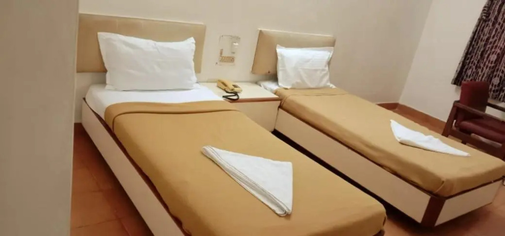 FabHotel Ranjit Residency - Secunderabad Station Exit, Secunderabad Railway Station