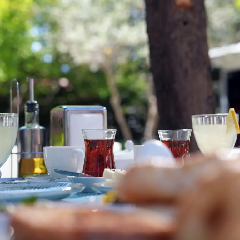 Ni̇li̇a Bozcaada
