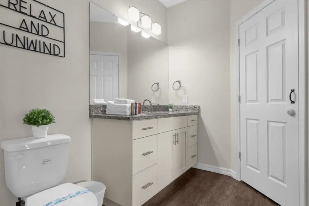 4 Bd 3 Ba Lucaya Village 13-108
