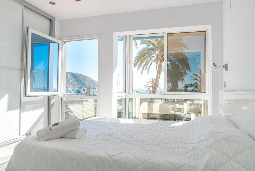 A002 - Apartamento con vistas al mar y al Club Náutico de Moraira
