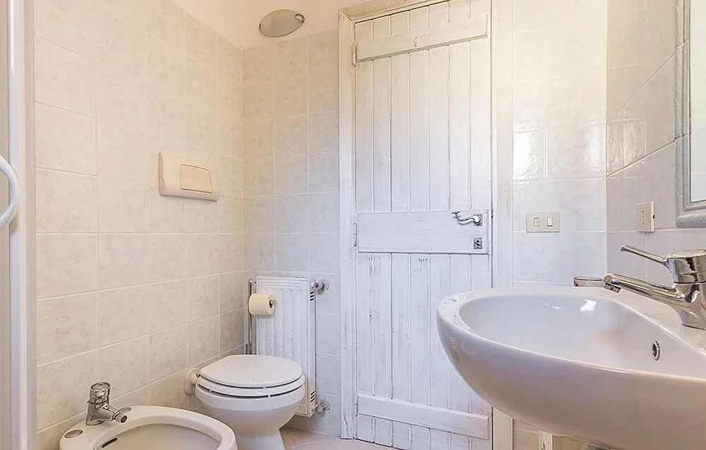 Stunning Home in Golfo di Marinella With 2 Bedrooms