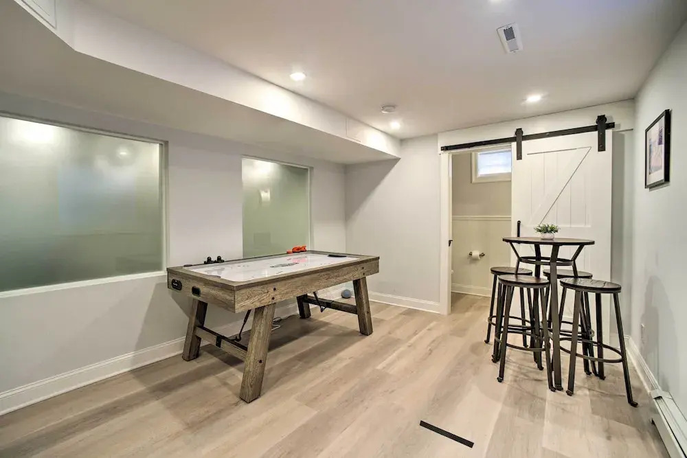 Walk to Belmont Stakes! Retreat w/ Game Room & Gym