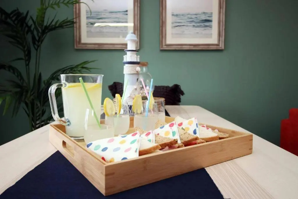 The Observatory by Mia Living 2 bedroom apartment overlooking Swansea Beach with free parking