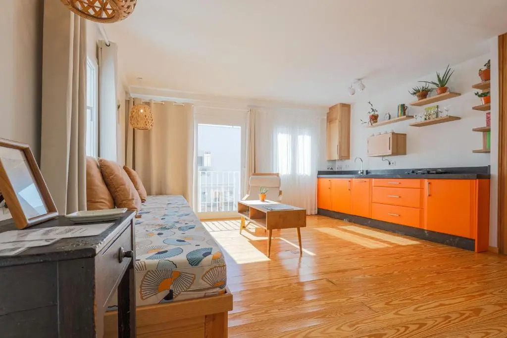 Cozy 1br Apt Recently Renovated in City Centre