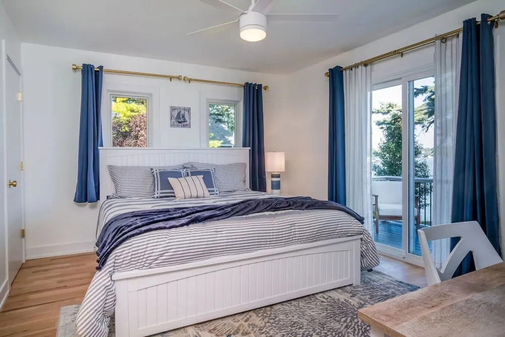 The Blue Sapphire on Mineola Bay - 3br/3ba Luxury Lakefront Home on Mineola Bay Stunning Views on Chain O Lakes