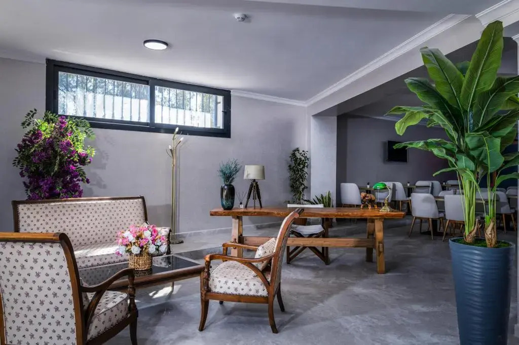 sh hotel business