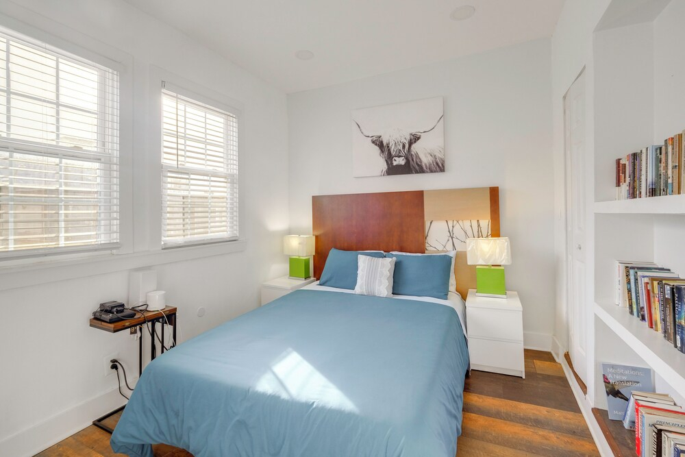 Fire Pit & Yard! Modern DC Unit Near H Street