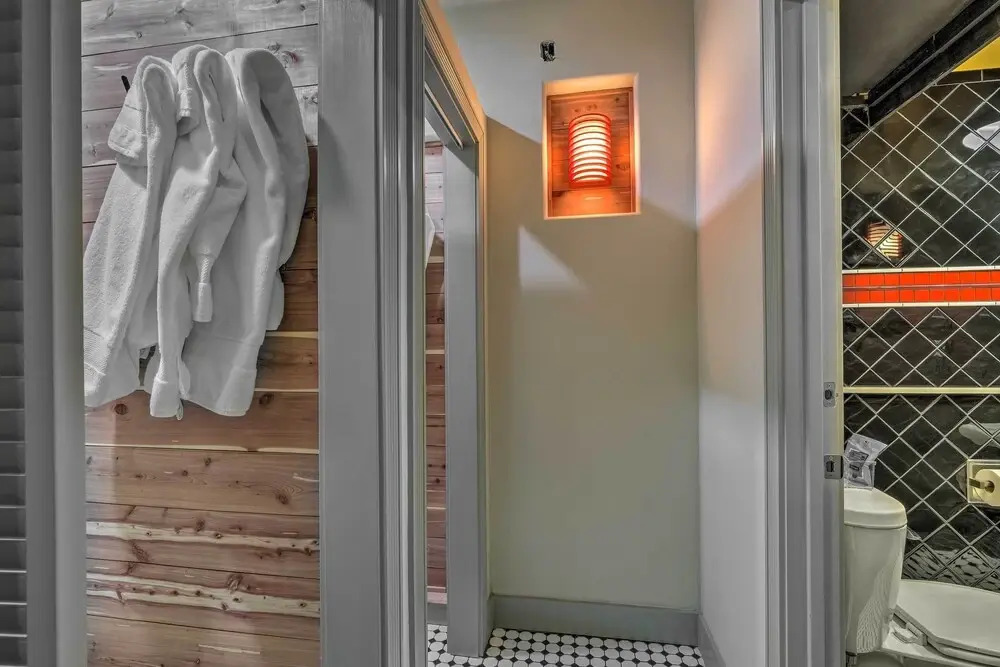 Chalet at Falling Water: Close to Bike Trails