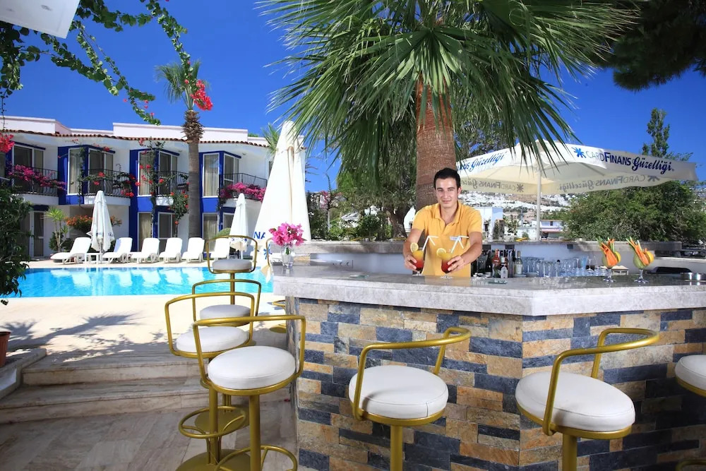 Catamaran Hotel