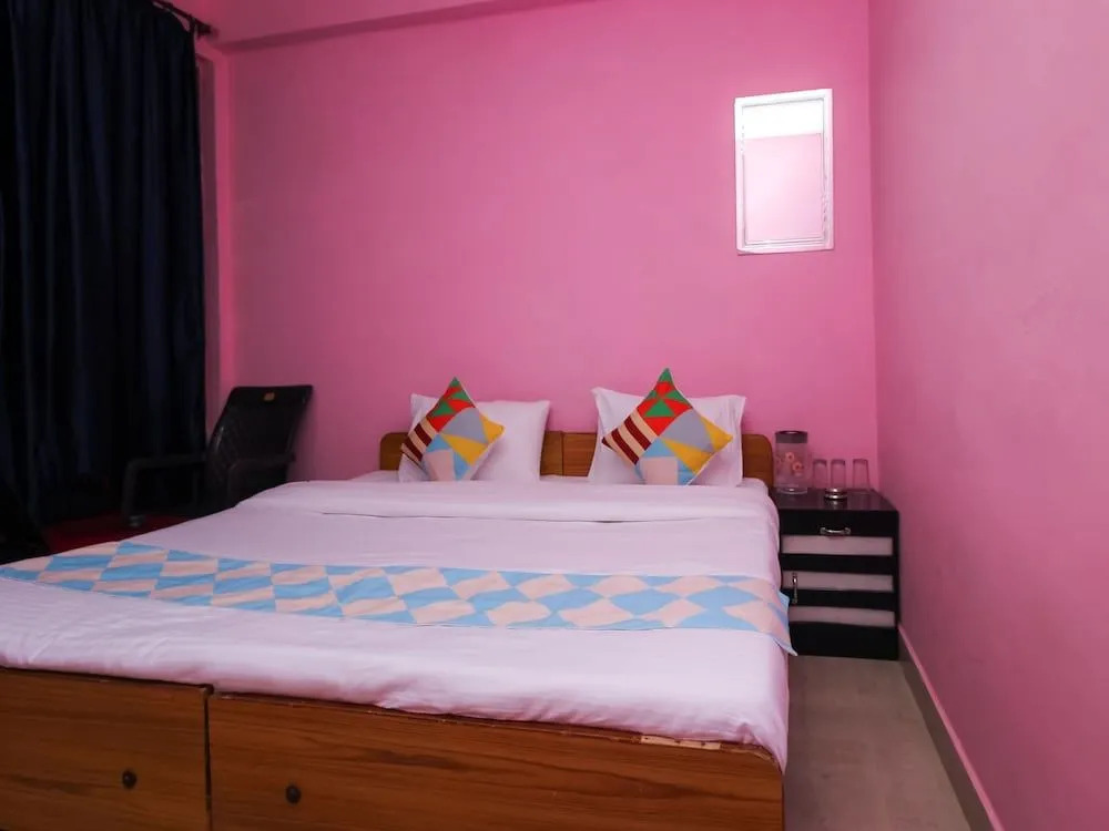 OYO Home 17323 Cozy Stay