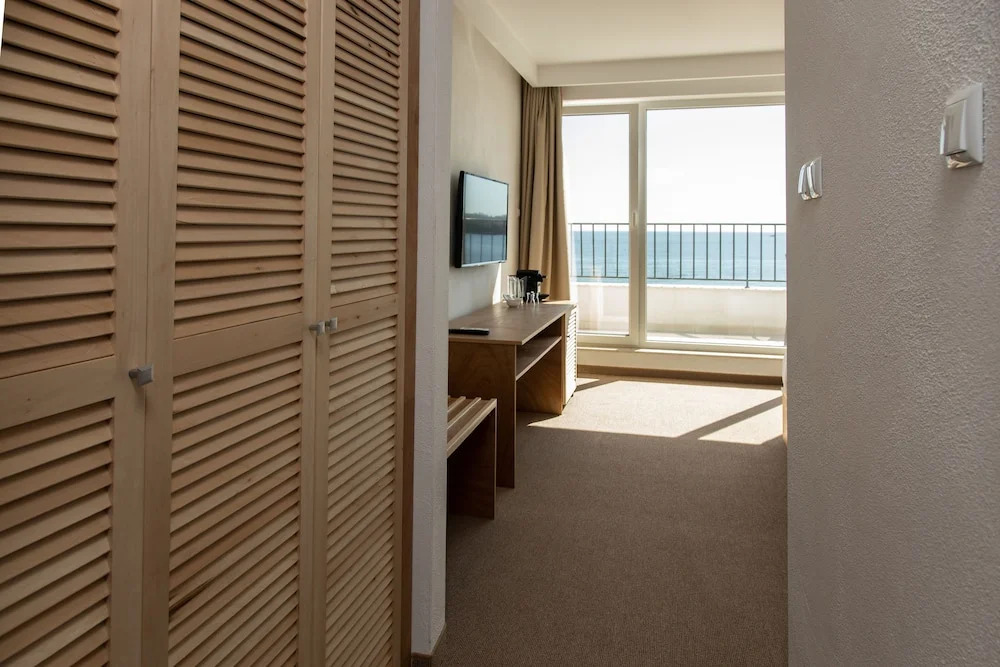 JI HOTEL