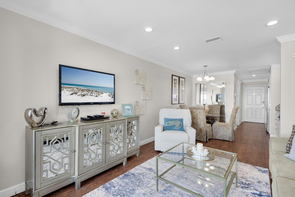 Sunset Harbor Palms 2-304