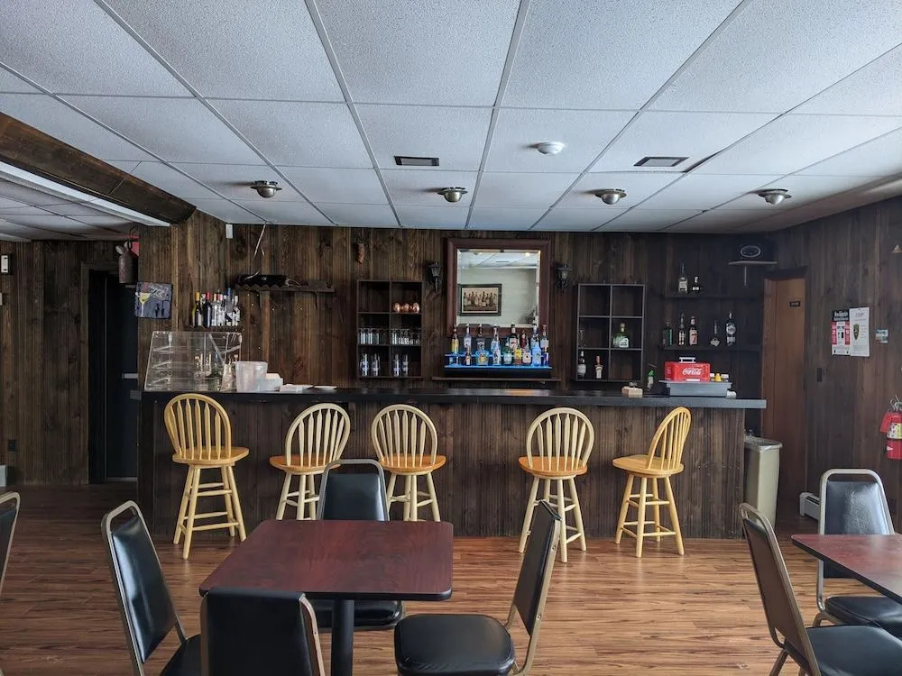 Lake Shore Farm Inn